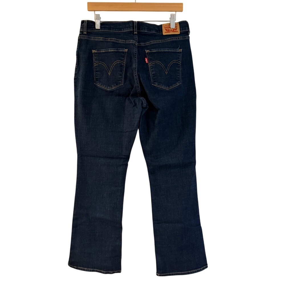 Levi's Women's 12S W31 L30 Dark‎ Wash Classic Bootcut Jeans - Picture 3 of 3